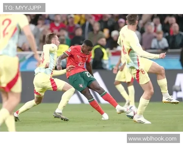 西班牙与美国热身赛精彩对决展现足球魅力与战术较量 西班牙与美国热身赛精彩对决展现足球魅力与战术较量